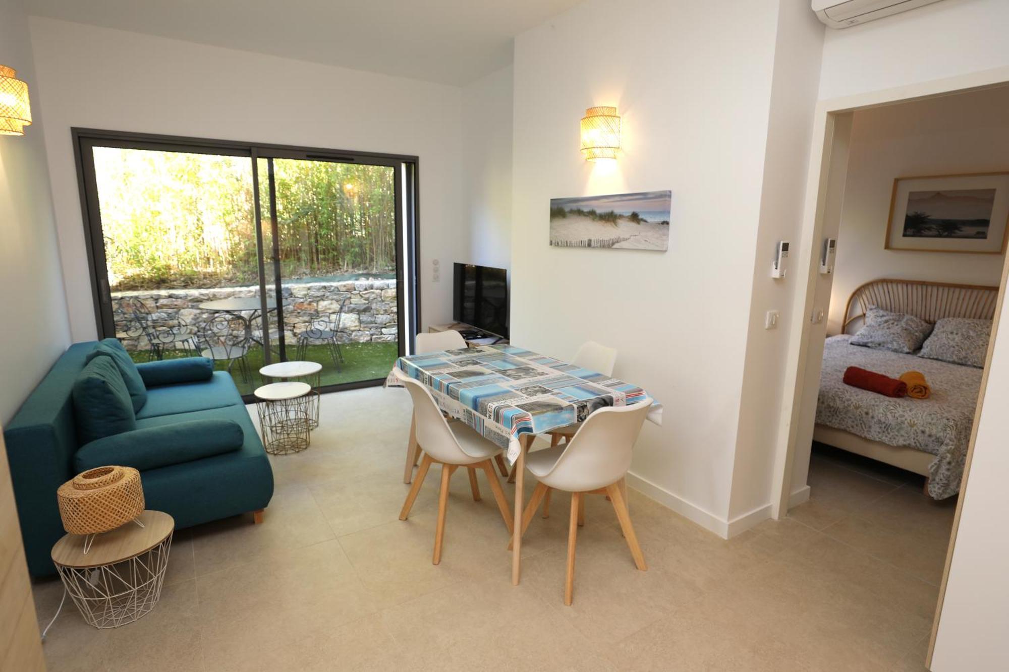 Apartment T2 Neuf Sur Jardin Proche Carqueiranne